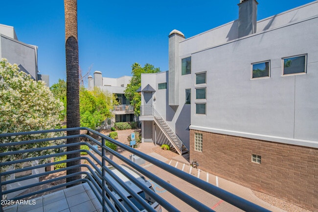 Building Photo - 3633 N 3rd Ave