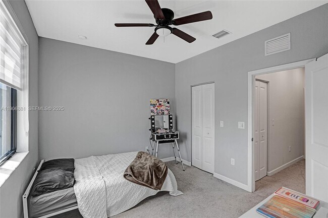 Building Photo - 391 NE 208th Terrace