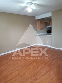 Building Photo - MOVE-IN SPECIAL, $1 RENT!! - Nice 2 Bd | 1.5 Ba Townhouse in West Knox Condo Community!