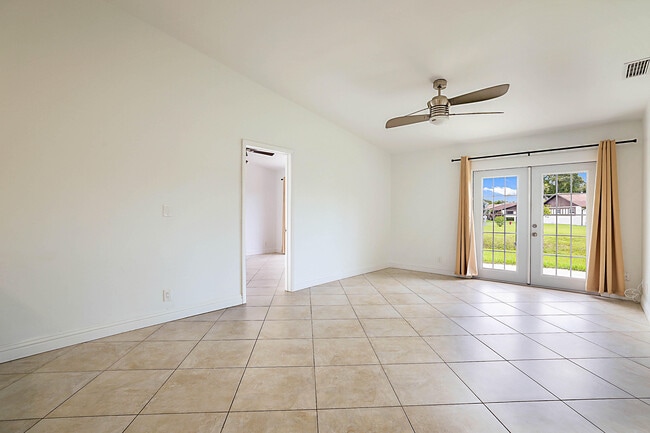 Building Photo - 5241 Breadfruit Cir