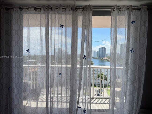 Building Photo - 3161 S Ocean Dr