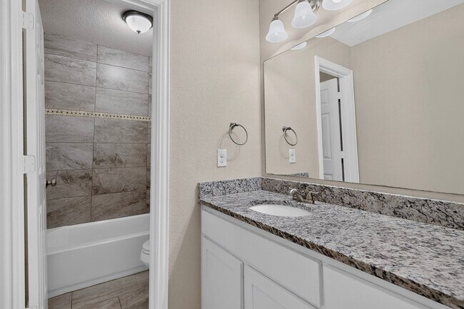 Building Photo - 829 Summercreek Dr