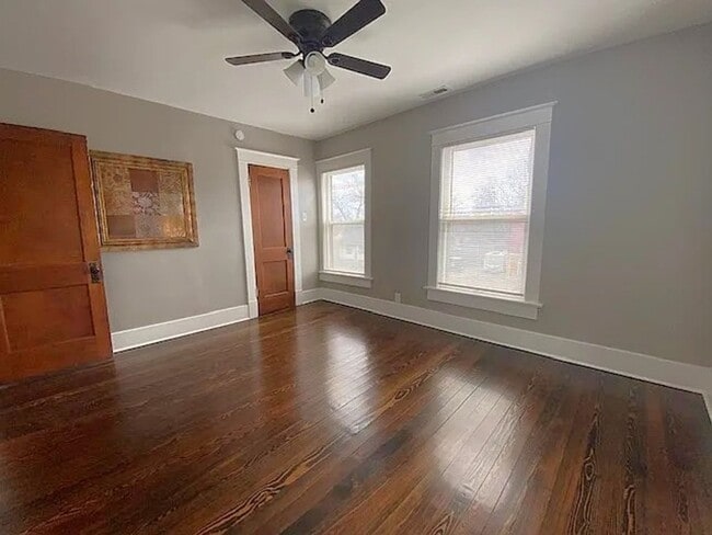 Building Photo - Big 2BR with appliances, nicely updated! Great for students or professor.