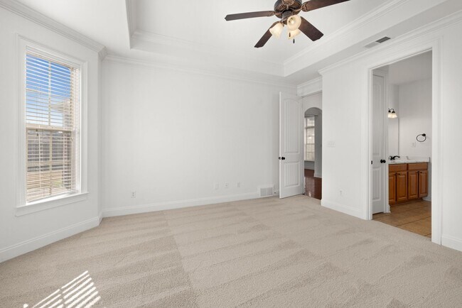 Building Photo - Completely Renovated 4bd/2ba in Olive Branch