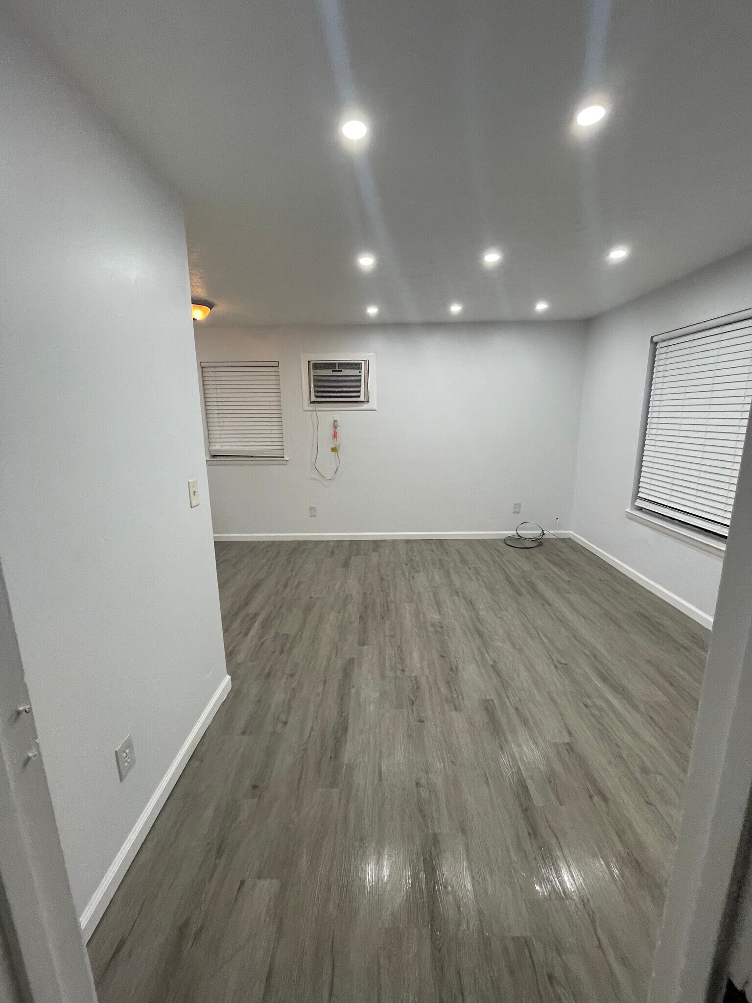 Building Photo - 115 Myatt Dr