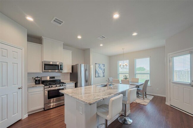 Building Photo - 3813 Kirby Ct