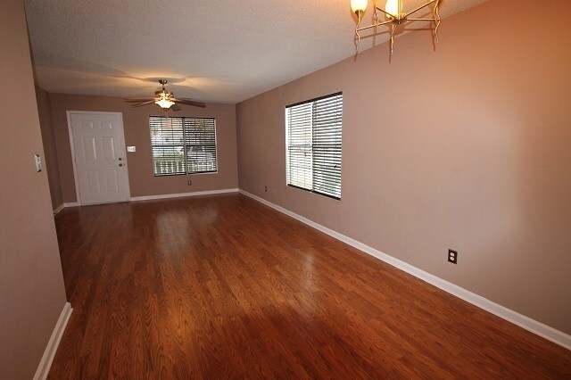 Building Photo - 1056 Cherry Meadow Ln
