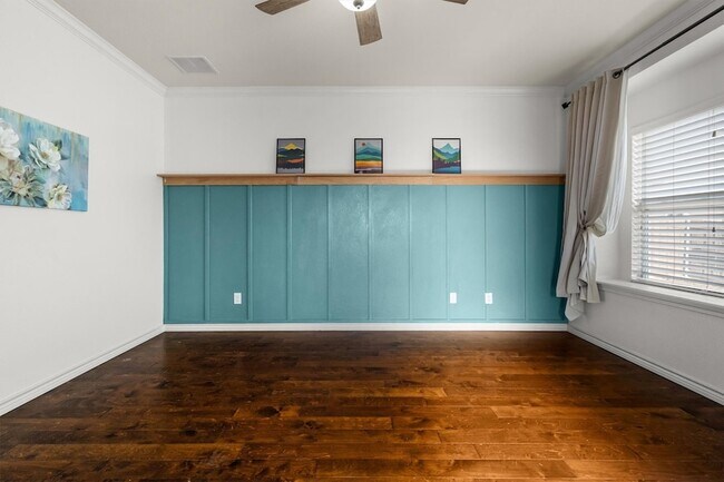 Building Photo - 3700 Linden Ave