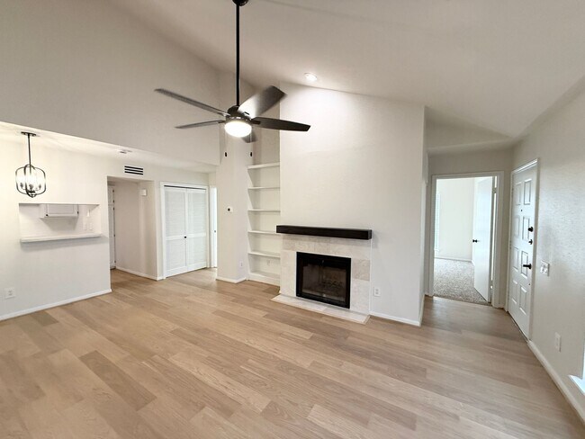 Building Photo - 1860 White Oak Dr