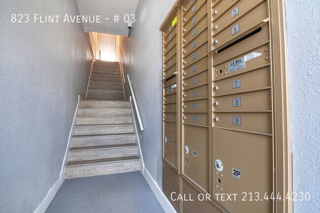 Building Photo - 823 N Flint Ave