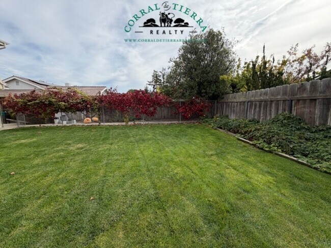 Building Photo - Peaceful 4BR/3BA Family Home in Desirable Washington Union Elementary School District