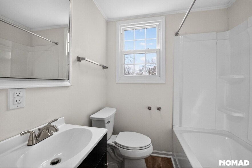 Building Photo - 217 Pecan Rd