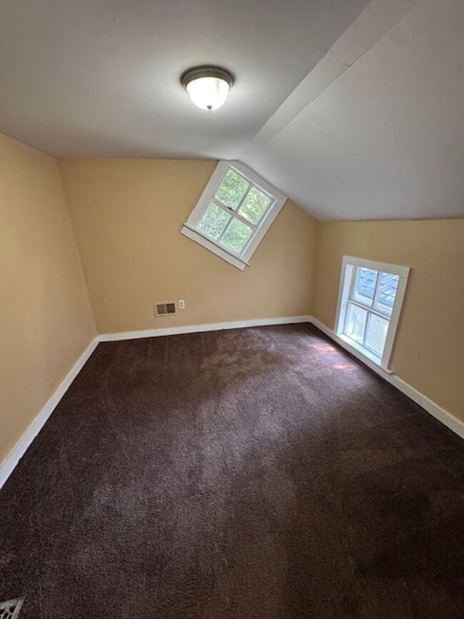 Building Photo - 1432 Huestis Ave