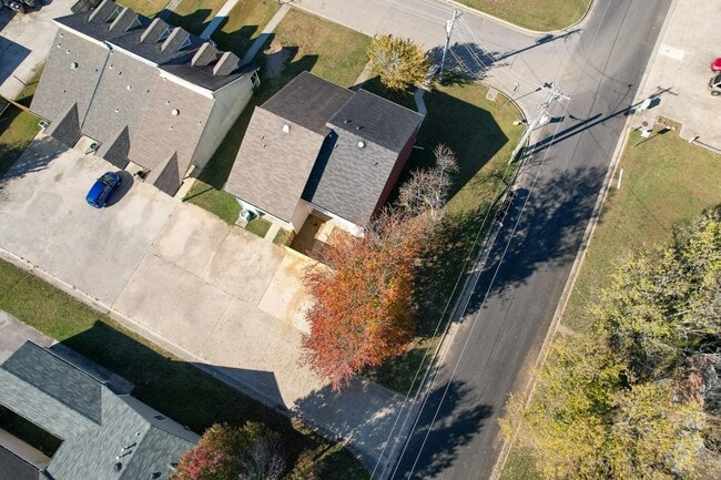 Building Photo - Nice Rental in Central Decatur!