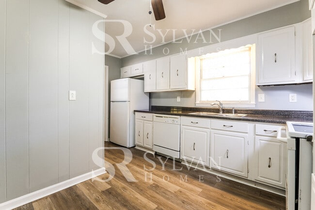 Building Photo - Coming HOME never felt so good!