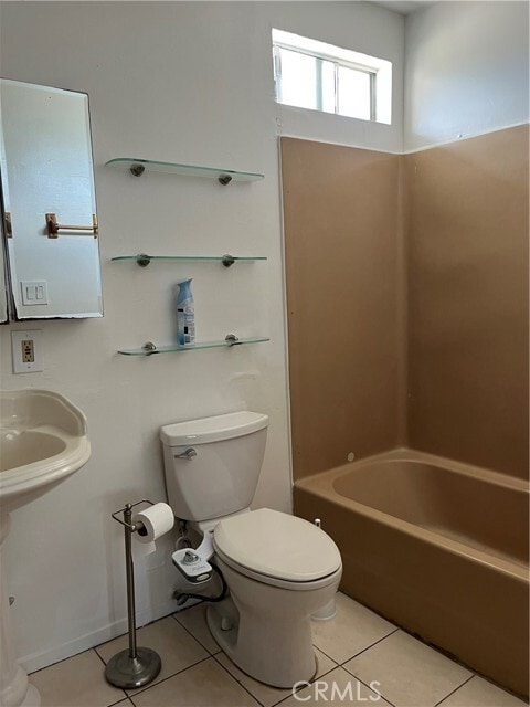 Building Photo - 22731 Kinard Ave