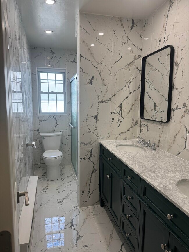 Building Photo - 295 Paulanne Terrace