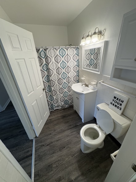 Building Photo - 1005 Hickory Hill Ln