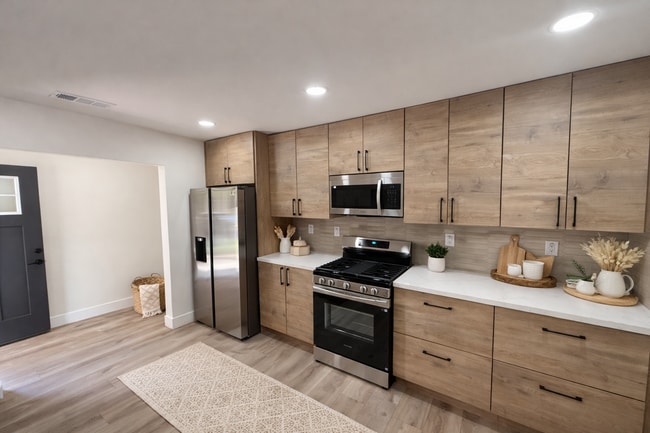 Building Photo - Completely Remodeled!! (2026) 6 Bed / 2 Bath Home Near SDSU – Modern Finishes & Exceptional Back ...