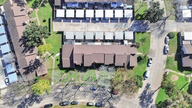 Building Photo - 5837 W Sunforest Dr