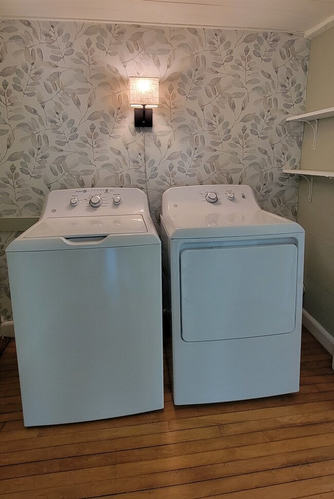 Building Photo - 45 Elm St