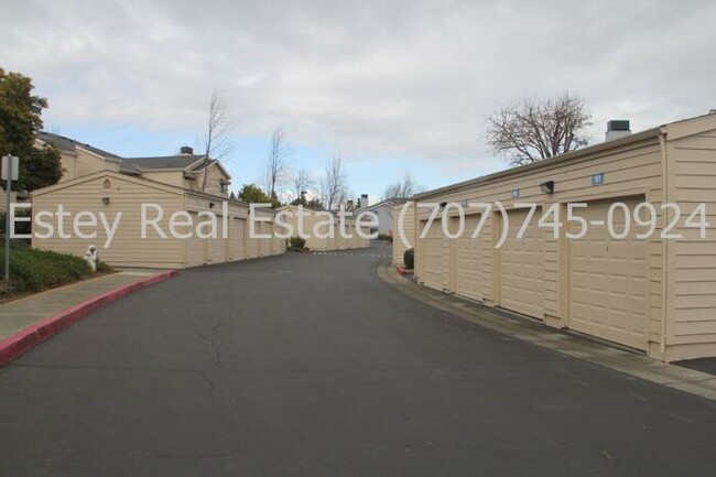 Building Photo - Glen Cove Landing Condo