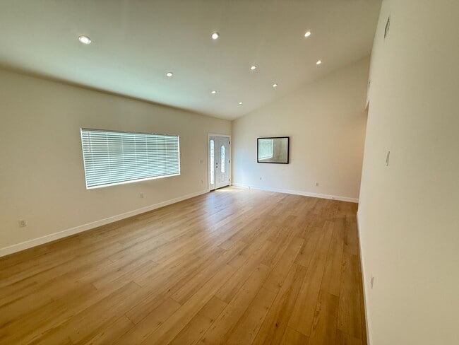 Building Photo - New Construction 3 Bedroom ADU for Rent in North Hollywood!