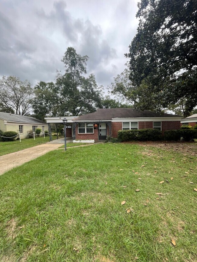 Primary Photo - 916 Grenada Dr