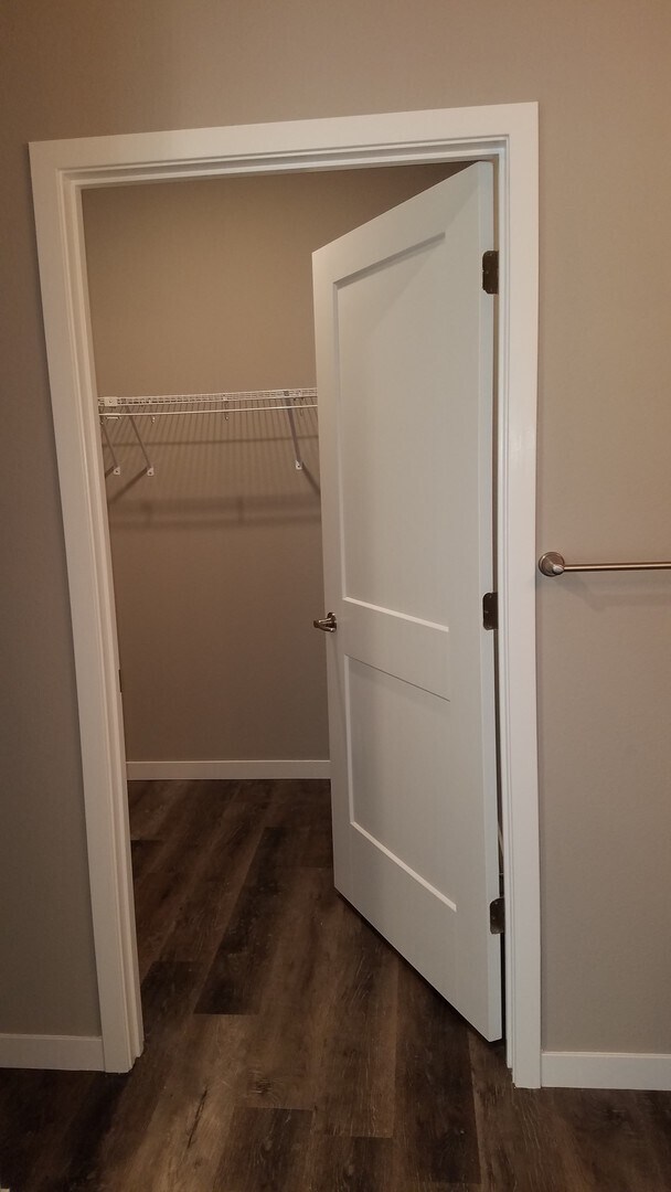 Building Photo - Fresh Paint and New Flooring 2 bedroom 2 bath Luxury Apartment Branson MO