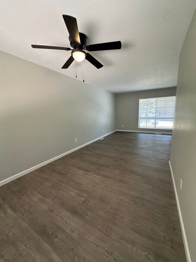 Building Photo - Four Bedroom Single Family Home