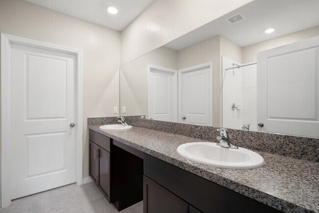 Building Photo - LIKE NEW Home For Rent in Belmont!