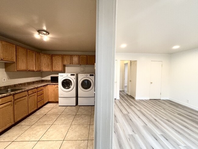 Building Photo - 3605 S 900 E