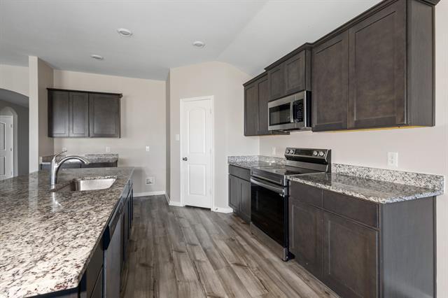 Building Photo - 627 Aqueduct Dr