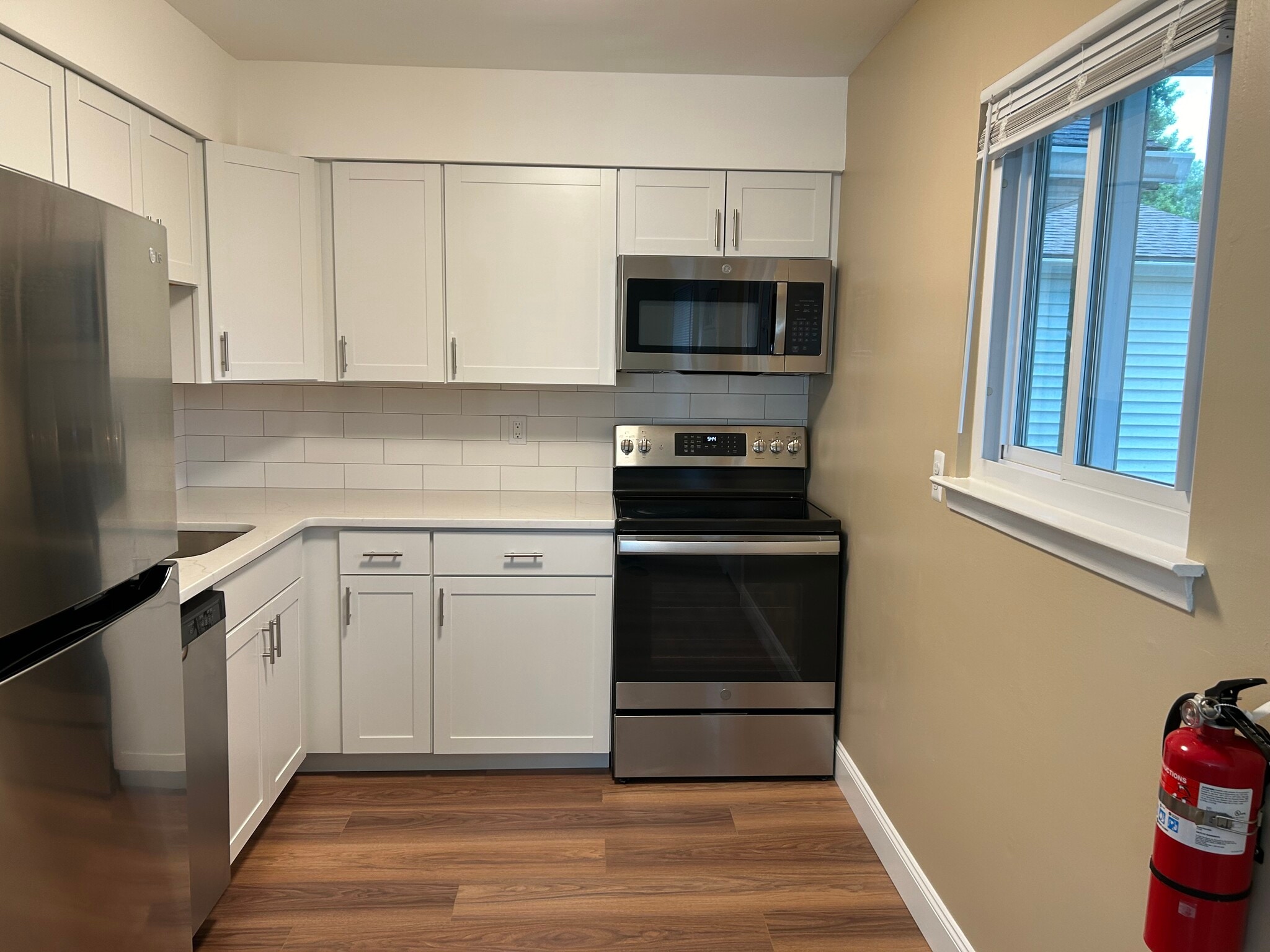 Building Photo - 13 Inwood Ter