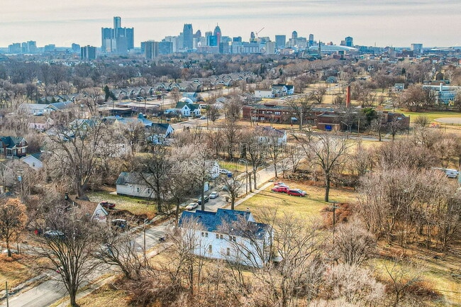 Building Photo - 3707 Hunt St
