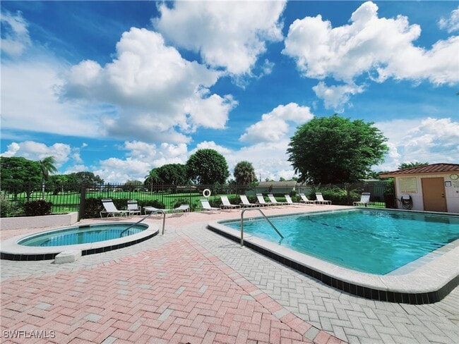 Building Photo - 3615 Boca Ciega Dr
