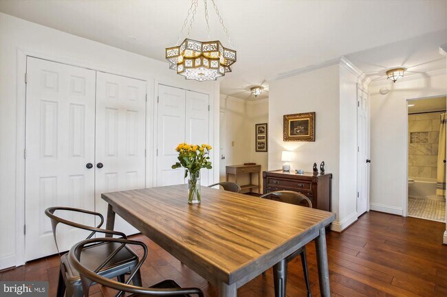 Building Photo - 801 S Pitt St