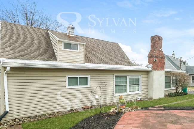 Building Photo - At Last, This Is What You Have Been Search...