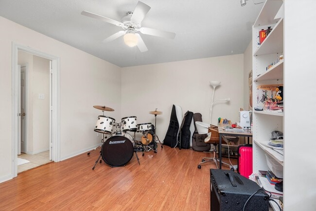 Building Photo - 22007 Crossbrook Dr