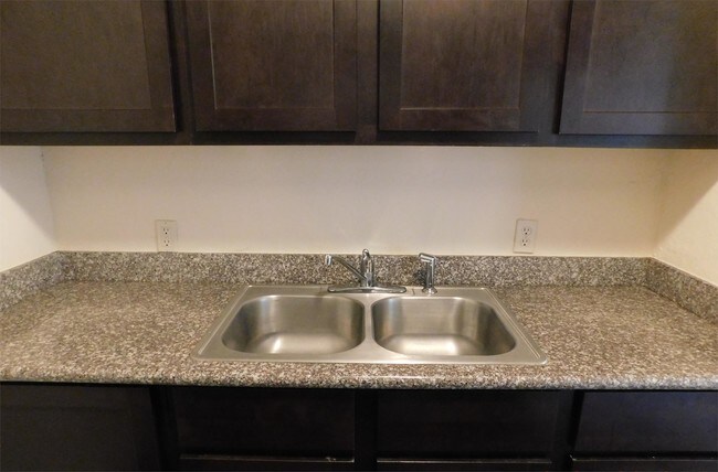 Building Photo - 801 N Willie L Miner Ave