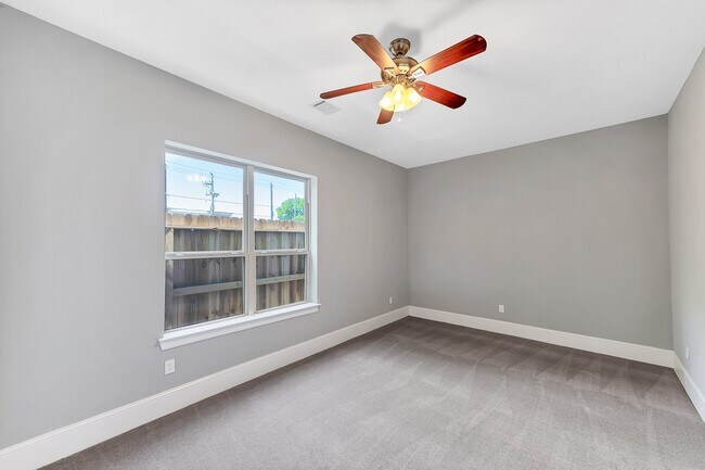 Building Photo - 4609 Nett St
