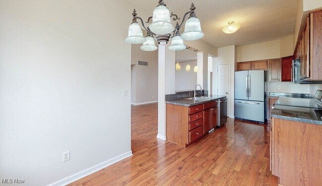 Building Photo - 4586 Creekside Dr