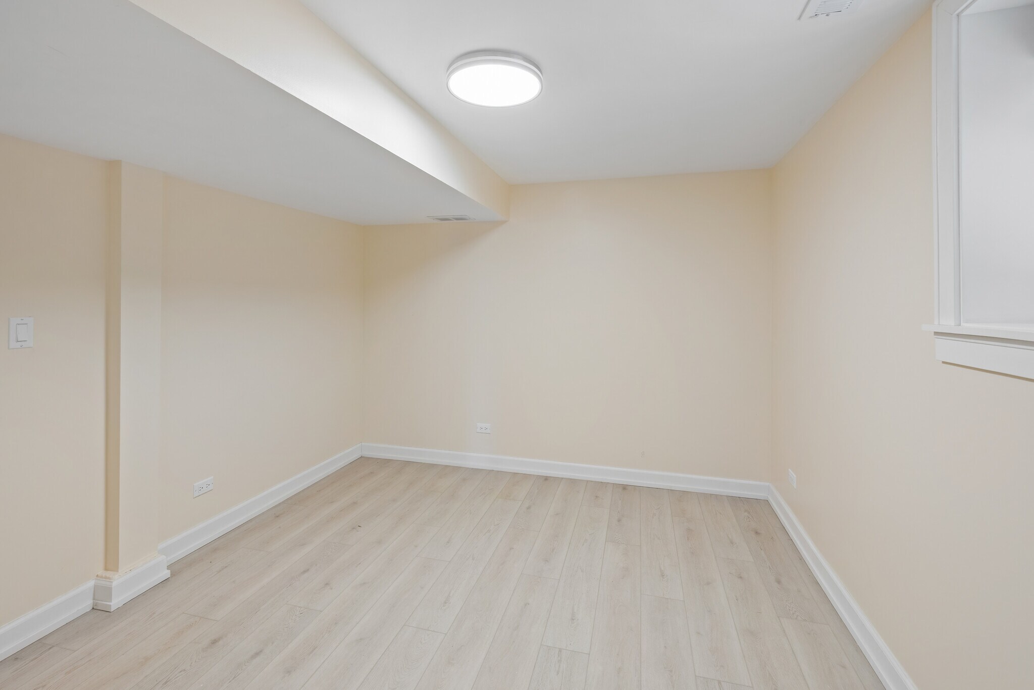 Building Photo - 5219 W Deming Pl