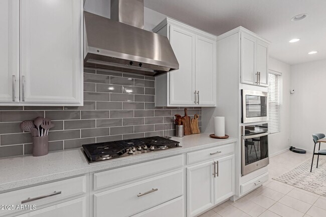 Building Photo - 1685 S Wallrade Ln