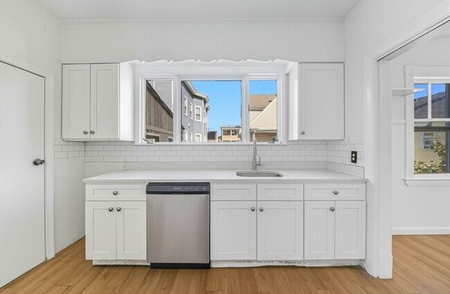 Building Photo - 21 Wolcott St