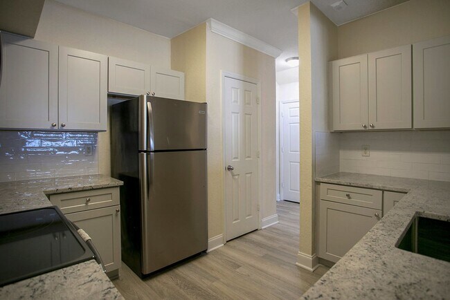 Building Photo - 202 E South St