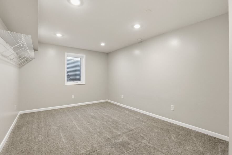 Building Photo - 1731 Sharp Dr