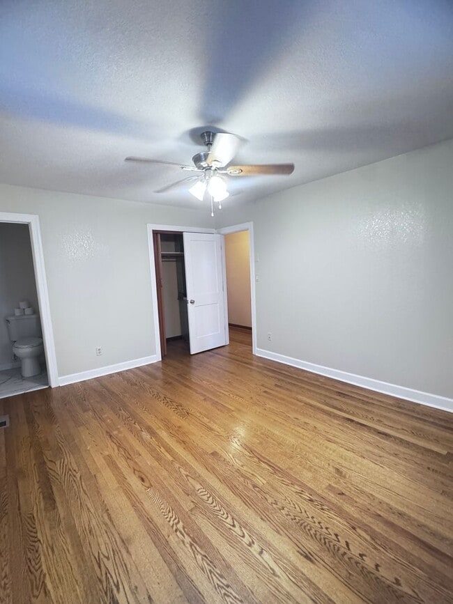 Building Photo - Friendsville 37737 - 3 bedroom, 2.5 bath home - Contact Jackie Mills (865) 748-2851