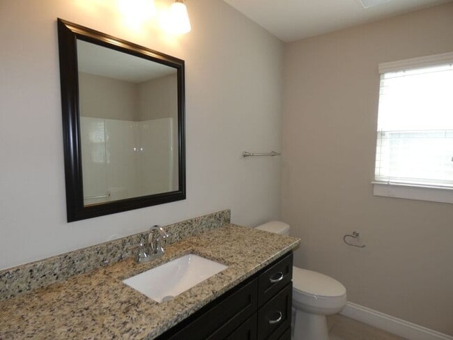 Building Photo - 2016 Salamanca St