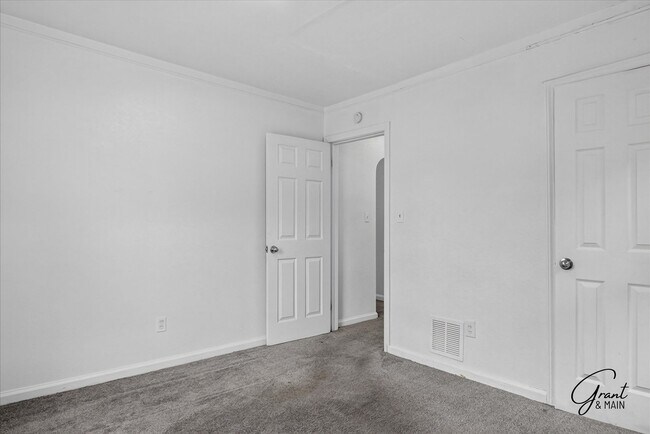 Building Photo - 14800 Tacoma St